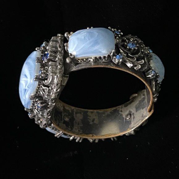 VTG Renaissance Revival Unsigned Hinged Cuff Bracelet; Selro Inspired - Picture 9 of 11